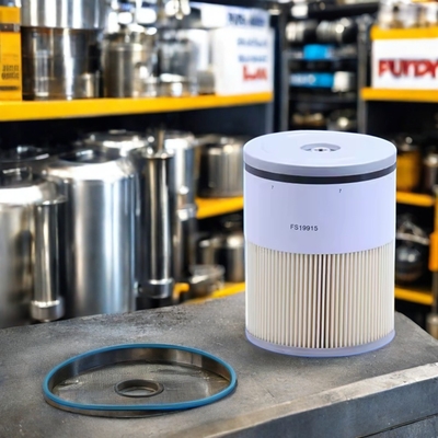 Le moteur est équipé d'un filtre de séparateur de carburant et d'eau.