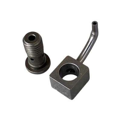 Le moteur Foton Aumark 2.5 AUCAN 4F25TC est remplacé par une buse de refroidissement à piston PM40004144.